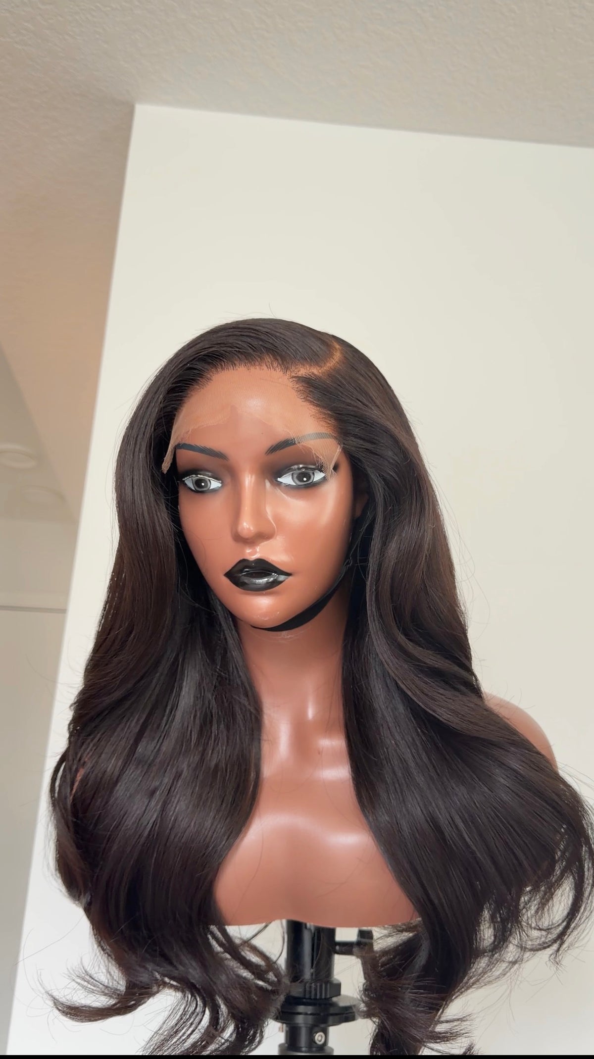 Lola | 22" Loose Wave Closure Wig